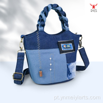 Bolsa balde crossbody com alça étnica em patchwork feito à mão